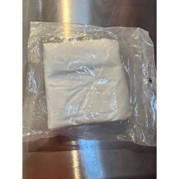 8 Ft Pool Table Cover 109x65 Vinyl Plastic Weighted Corners White New - Picture 2 of 4